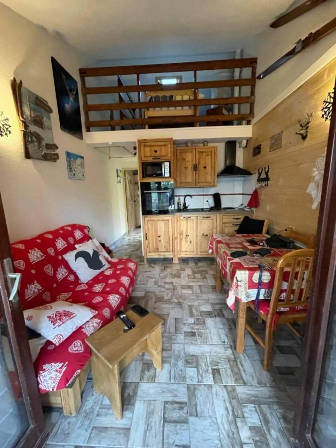 Les Fontanilles Odeillo Chalet 60 Wifi & Parking Gratuit Expose Plein Sud & Plein Pied , Draps & Serviettes De Toilettes Non Inclus, Sabanas Y Toallas No Incluidos Dış mekan fotoğraf