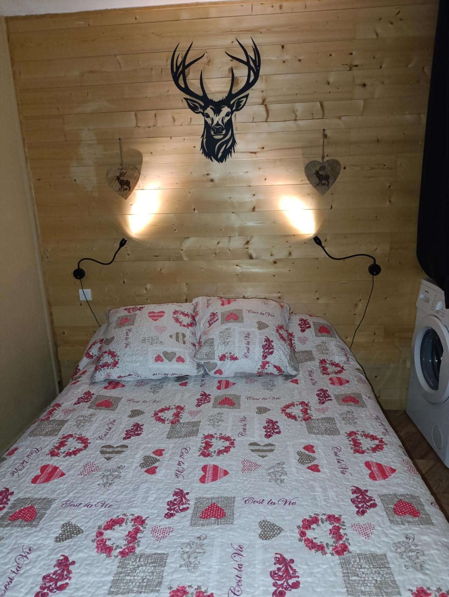 Les Fontanilles Odeillo Chalet 60 Wifi & Parking Gratuit Expose Plein Sud & Plein Pied , Draps & Serviettes De Toilettes Non Inclus, Sabanas Y Toallas No Incluidos Dış mekan fotoğraf